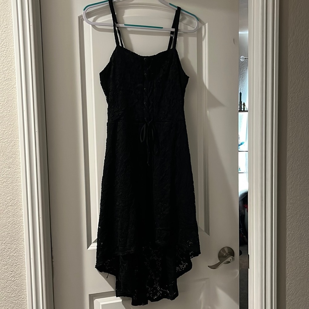 Large (11-13), black in color